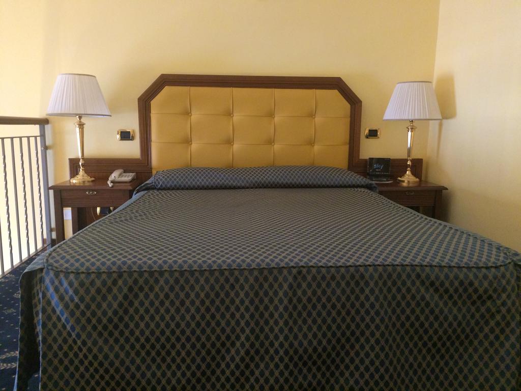 Hotel San Giorgio Civitavecchia Esterno foto